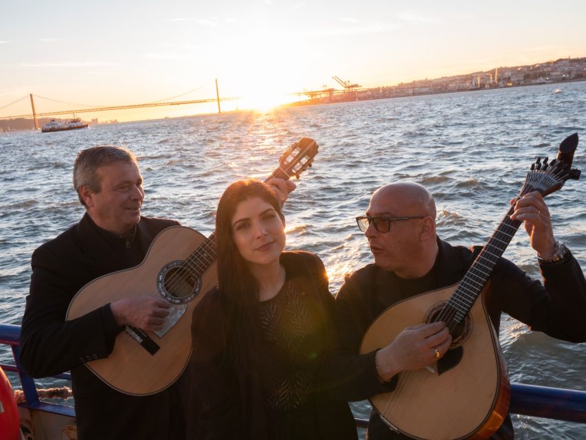 Lisbon: Boat Cruise with Live Fado Performance and a Drink - Starting at Cais do Sodré