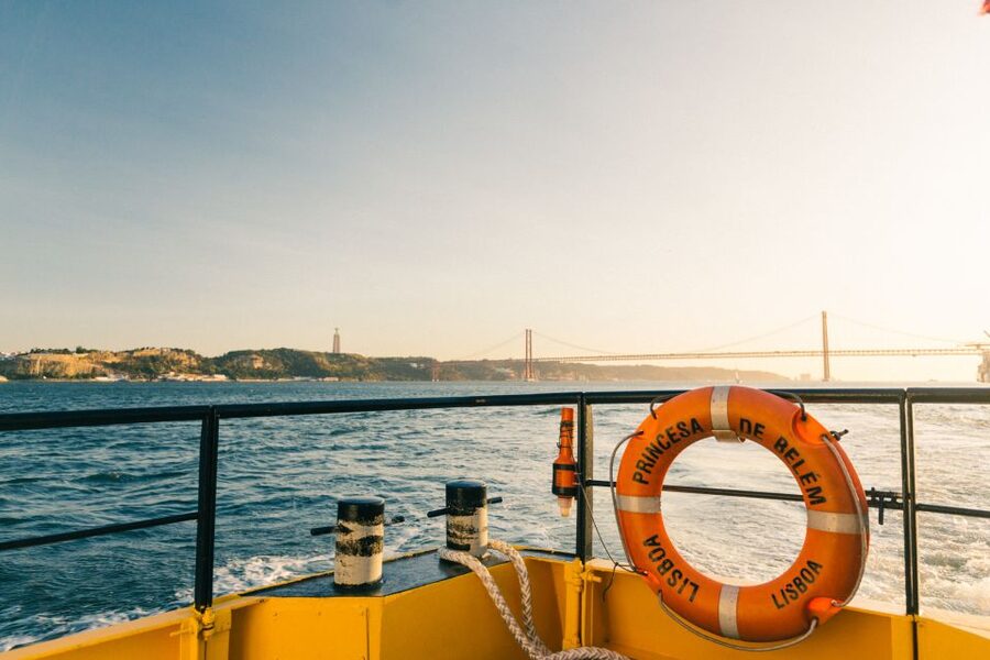 Lisbon: Boat Tour Ticket and Hop-on Hop-off 48-Hour Bus. - How the 48-hour ticket works