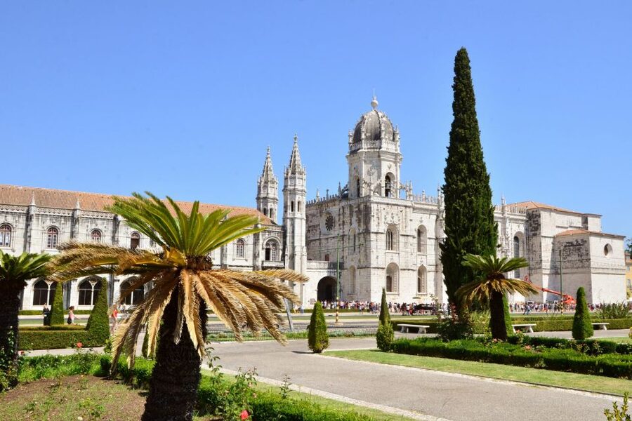 Lisbon: Boat Tour Ticket and Hop-on Hop-off 48-Hour Bus. - Who gets the best value for $28?