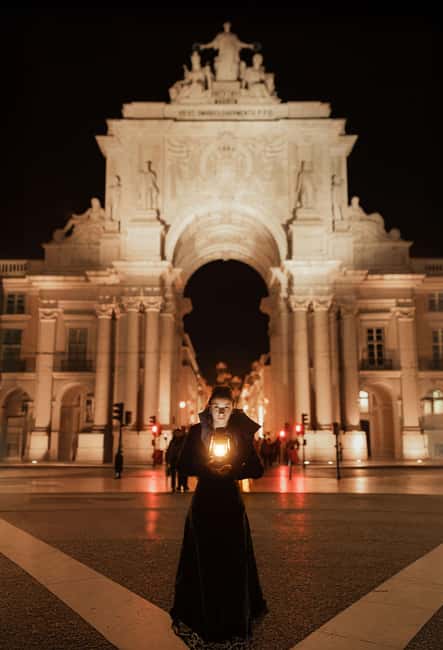 Lisbon by Night: Guided Walking Tour - The Unholy Secrets - Up the lanes of Alfama