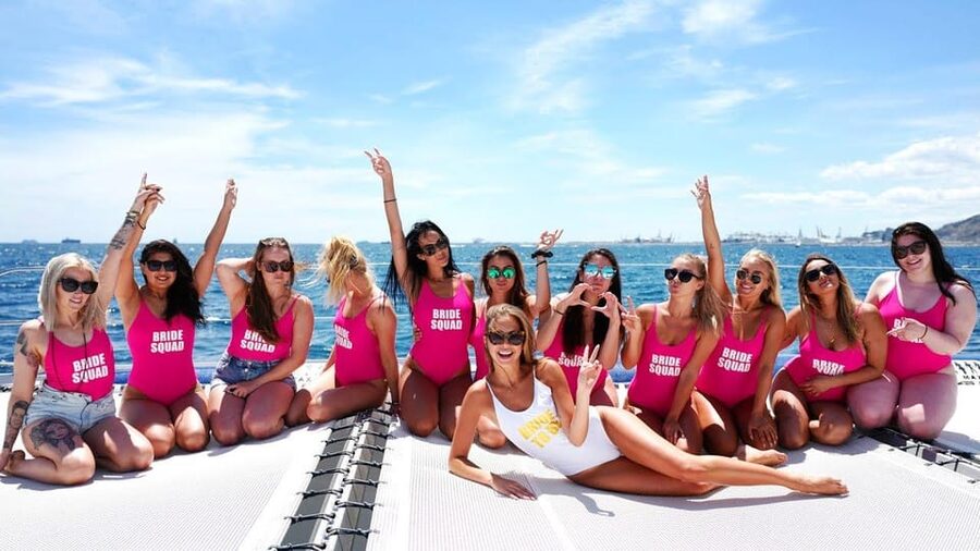 Lisbon: Catamaran Boat Party with Music, Open Bar & Dives - Key points before you book