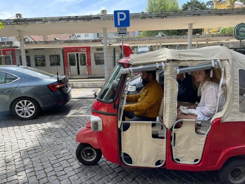 Lisbon: City Highlights Tuk-Tuk Tour with Pickup - What the 100 minutes really delivers