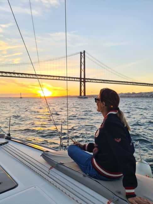 Lisbon: Daytime or Sunset Boat Cruise with History and Wine - Why Lisbon looks better from the Tagus