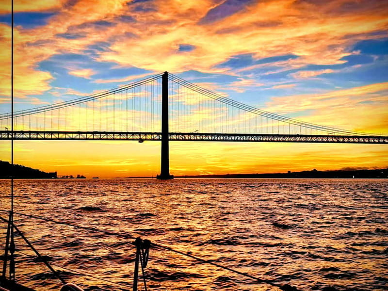 Lisbon: Daytime or Sunset Boat Cruise with History and Wine - Crossing toward Cristo Rei and the south bank