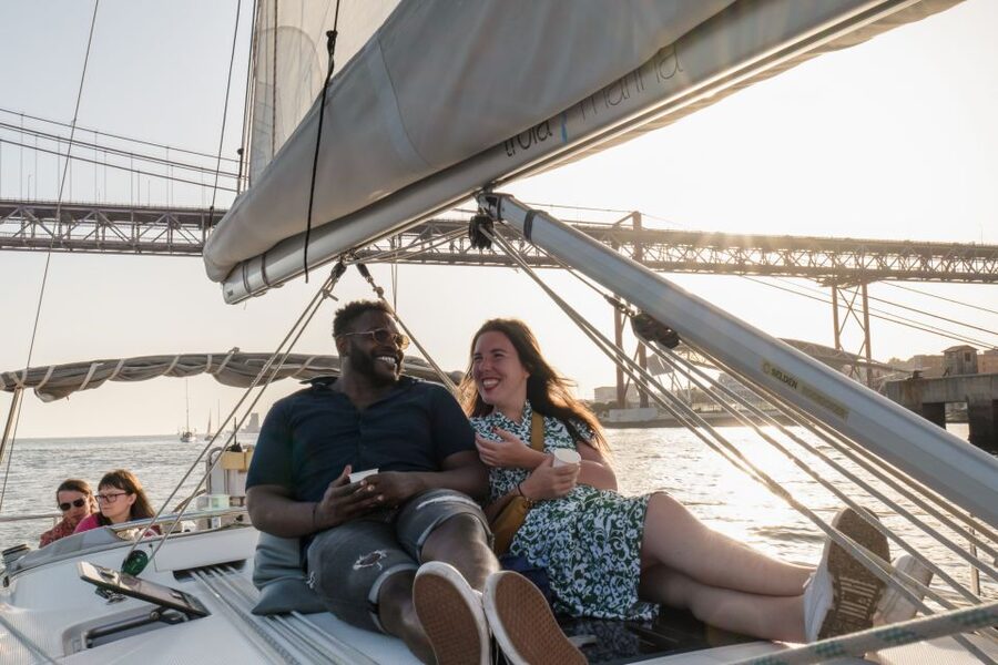 Lisbon: Daytime/Sunset/Night City Sailboat Tour with Drink - Five good reasons to choose this sail