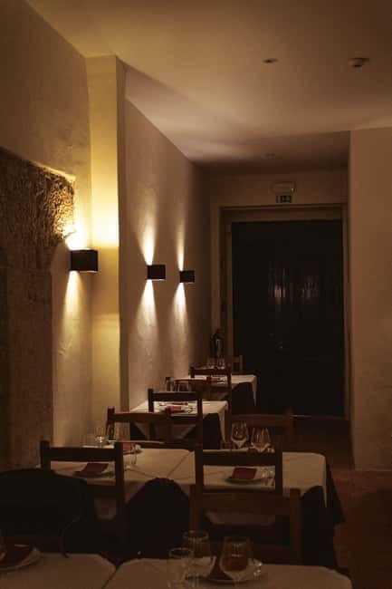 Lisbon: Dinner with Fado Show with the Rising Stars of Fado - A close-up introduction to Lisbon fado