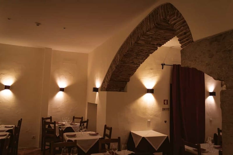 Lisbon: Dinner with Fado Show with the Rising Stars of Fado - What the three-hour evening is like