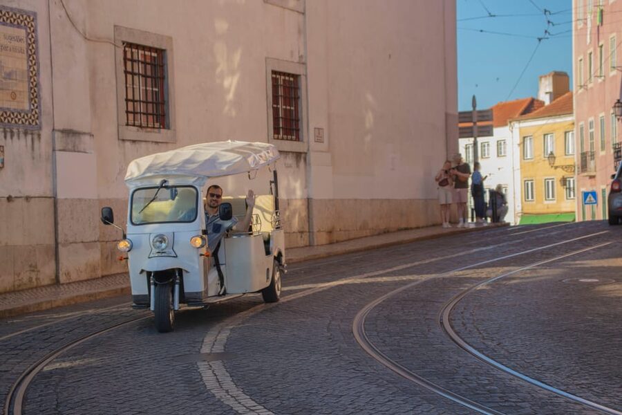 Lisbon: Early Morning TukTuk Tour - hotel/cruise ship pickup - Commerce Square, Chiado, and the short refreshment break
