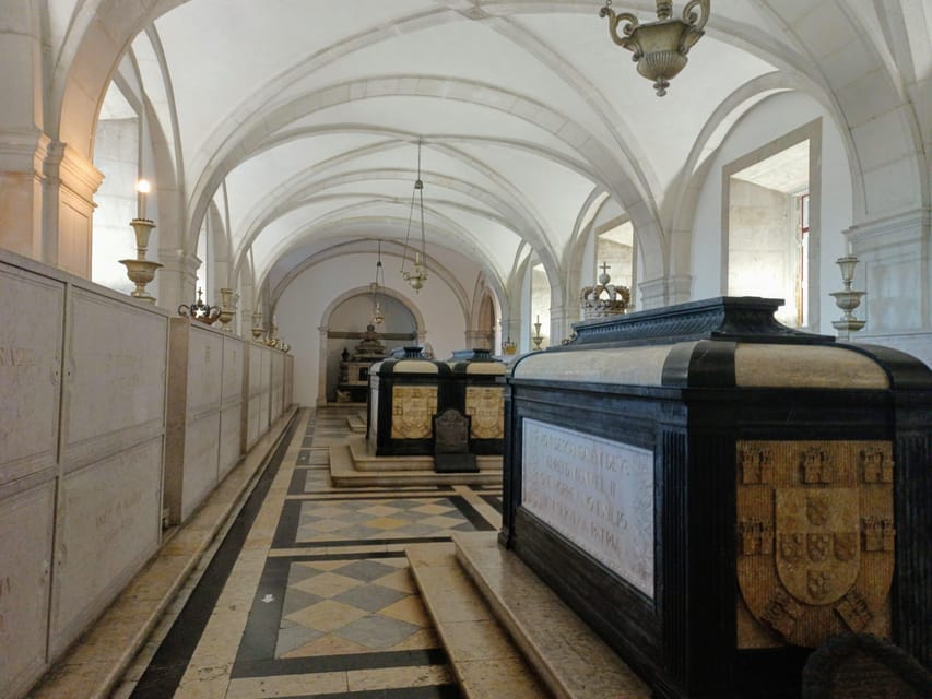 Lisbon: Entry Tickets to Mosteiro de São Vicente de Foram - The sacristy and its marble details