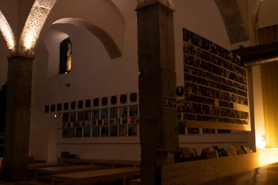 Lisbon: Fado Night with Dinner with Live Performance - Service and the pace of the night