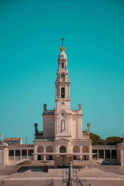 Lisbon: Fátima & Holy Eucaristy Miracle Relic, Spiritual Day - The Basilica of the Holy Trinity