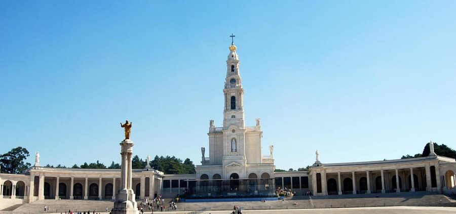 Lisbon: Fátima & Holy Eucaristy Miracle Relic, Spiritual Day - Who will get the most from this day