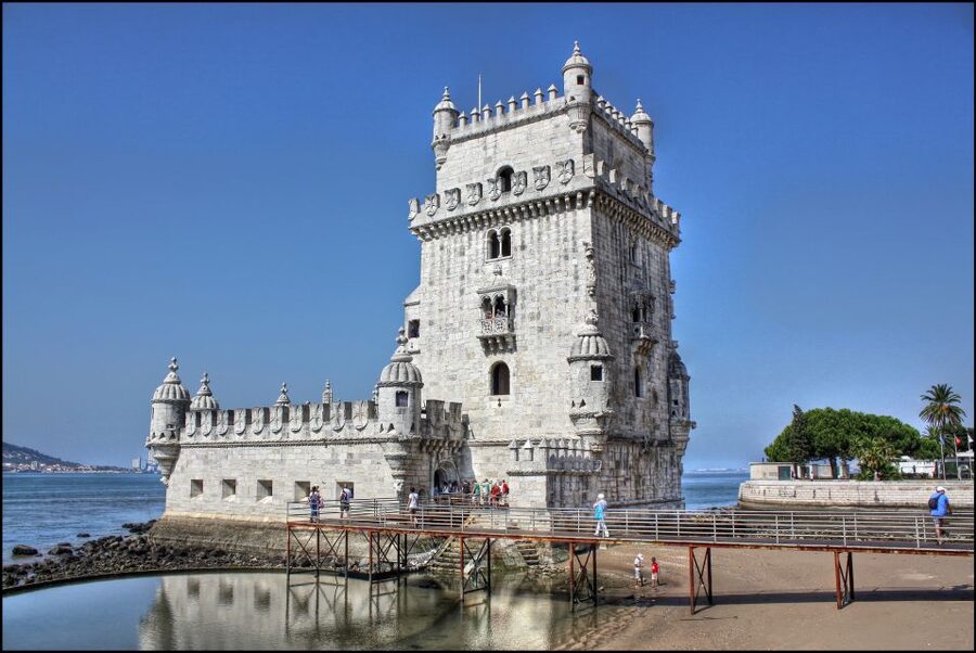 Lisbon: Full-Day City Tour with Cable Car Ride - Praça do Comércio and Lisbon after the 1755 earthquake