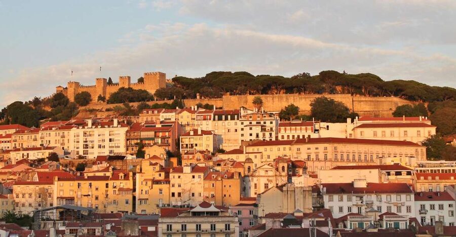 Lisbon: Full-Day Private Walking Sightseeing Tour - Portuguese pastries and a taste of local routine