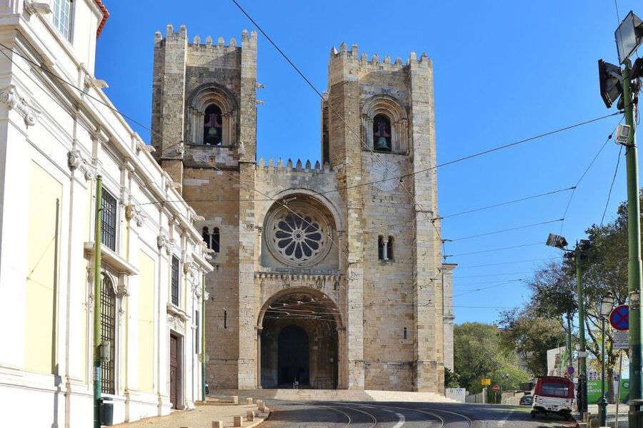 Lisbon: Full-Day Private Walking Sightseeing Tour - São Jorge Castle and the view over old Lisbon