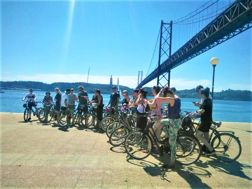 Lisbon: Guided E-Bike Tour to Belém - What the small group changes