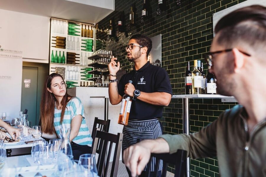 Lisbon: Guided Port Wine Tasting Apéritif/Digestif - Sweet and Savory Snacks Keep the Tasting Grounded