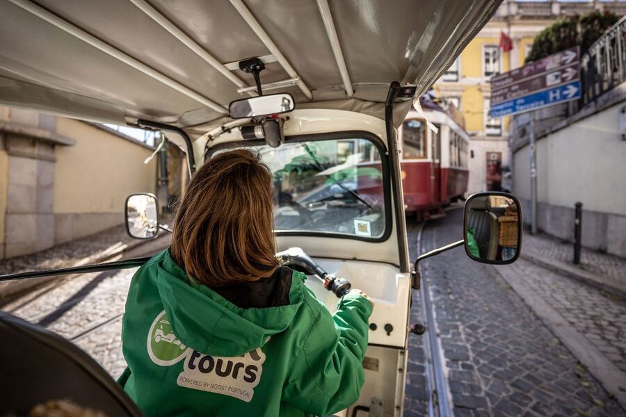 Lisbon: Guided Tuk-Tuk Tour Along the Historic Tram Line 28 - Price, comfort, and who gets good value