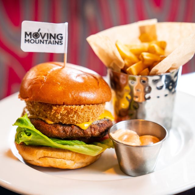 Lisbon: Hard Rock Cafe Experience - A rock-themed meal in central Lisbon