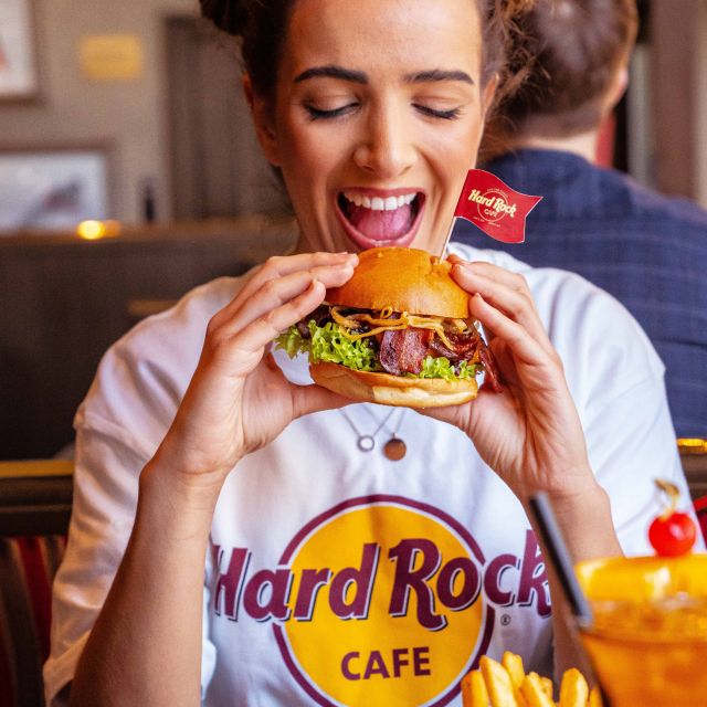 Lisbon: Hard Rock Cafe Experience - Service that helps the evening work