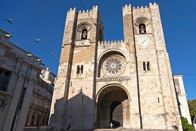 Lisbon Highlights - Private Tour with Van and Local Guide - Belém, Jerónimos, and the famous custard tart