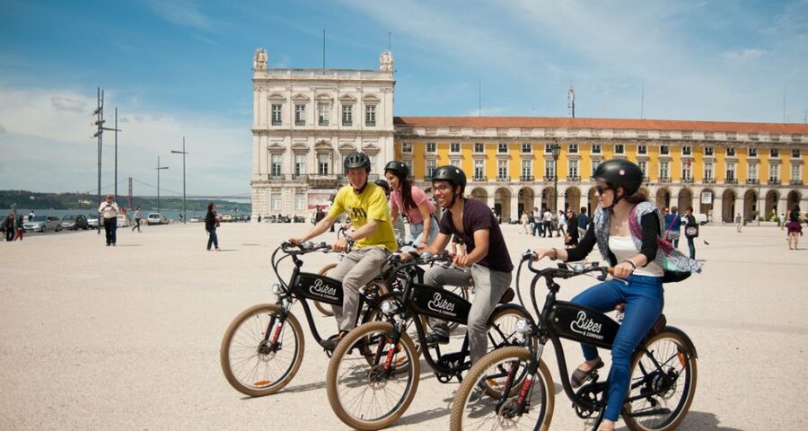 Lisbon: Hills, Alfama, and Mouraria Tour by Electric Bike - Key points before you book