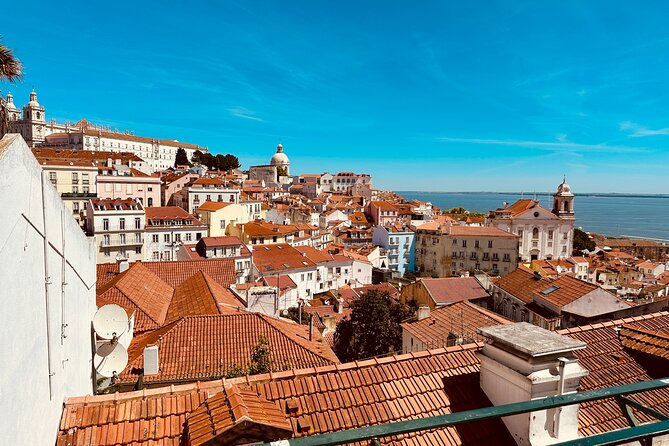 Lisbon: Historic City Tour by Tuk-Tuk - Why a tuk-tuk is a smart way to meet Lisbon