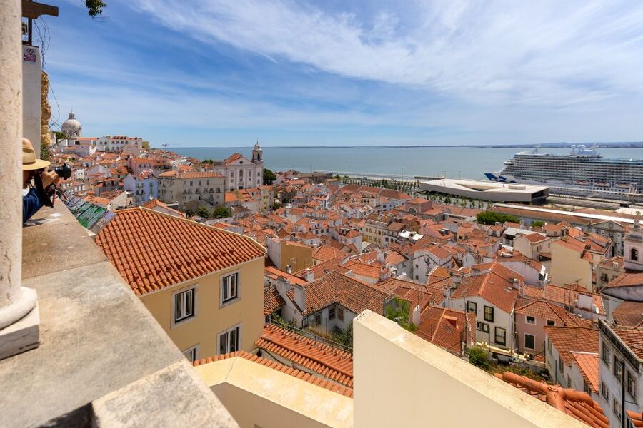 Lisbon: History, Stories and Lifestyle Walking Tour - Why this three-hour route works for a first day