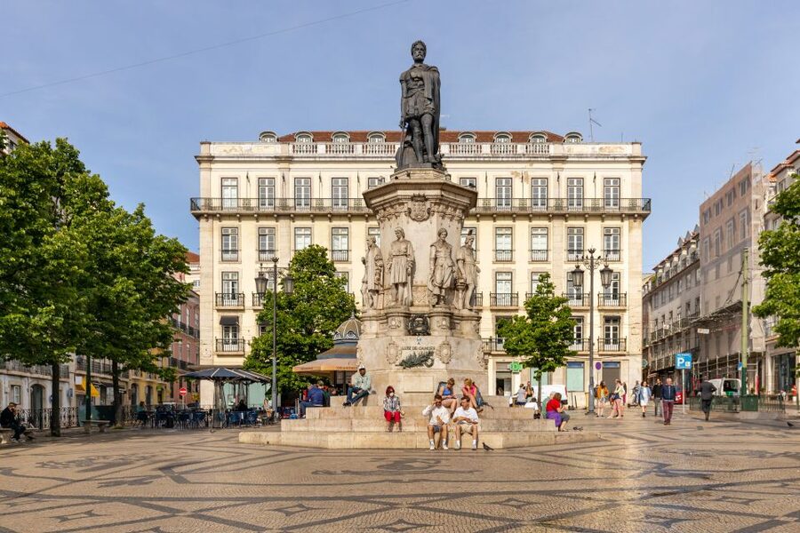 Lisbon: History, Stories and Lifestyle Walking Tour - Carmo Convent and the Carnation Revolution