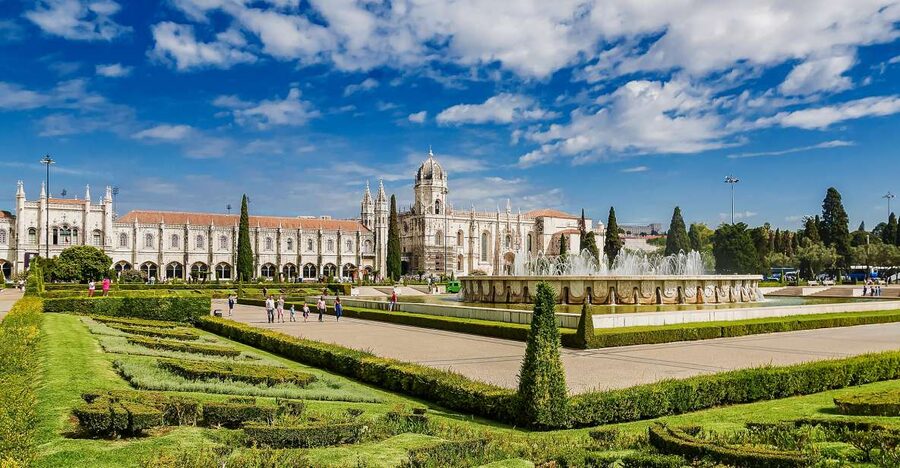 Lisbon: Jerónimos Monastery Entrance Ticket - Waiting outside in Lisbon’s sun