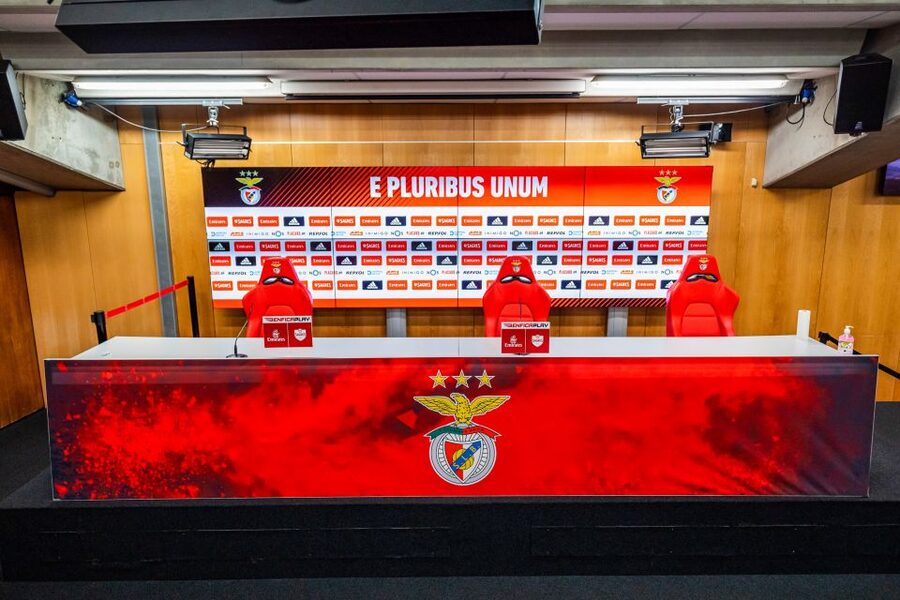 Lisbon: Luz Stadium Tour & SL Benfica Museum Ticket w/Scarf - The Hall of Fame, VR section, and pitch tunnel