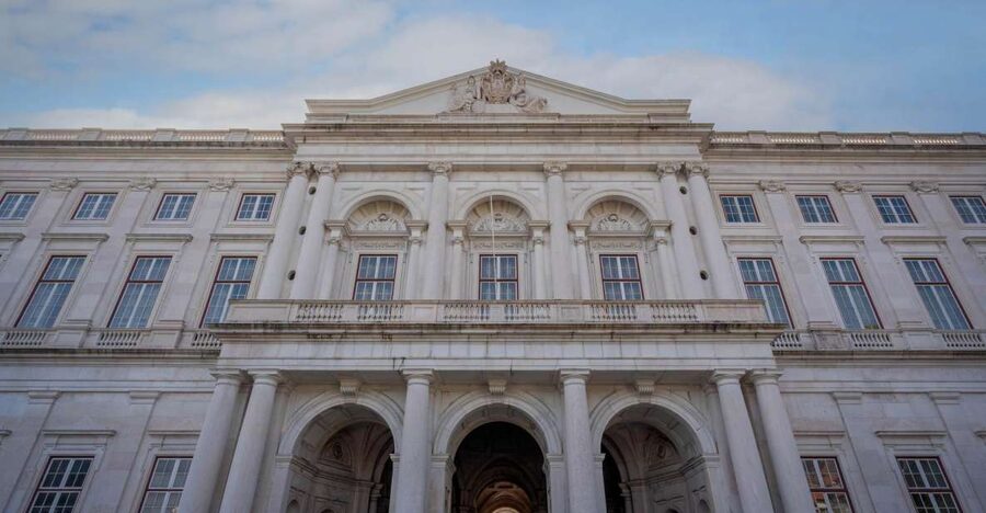 Lisbon: National Palace of Ajuda E-Ticket & City Audio Guide - The Lisbon audio walk from the National Pantheon