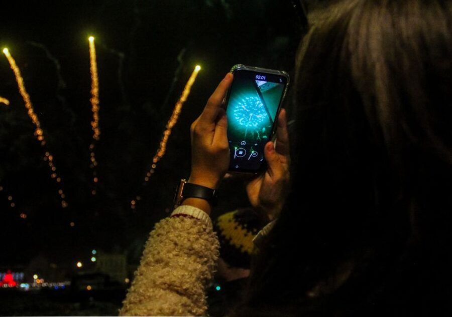 Lisbon: New Year's Eve with Live Dj Fireworks and Open Bar - Live DJ, dancing, and the social side