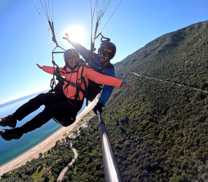 Lisbon: Paragliding Tandem Flight - Choosing sightseeing or aerobatics