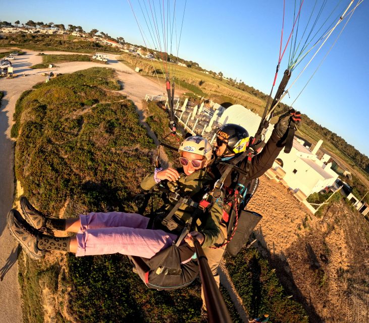Lisbon: Paragliding Tandem Flight - The short briefing and simple launch