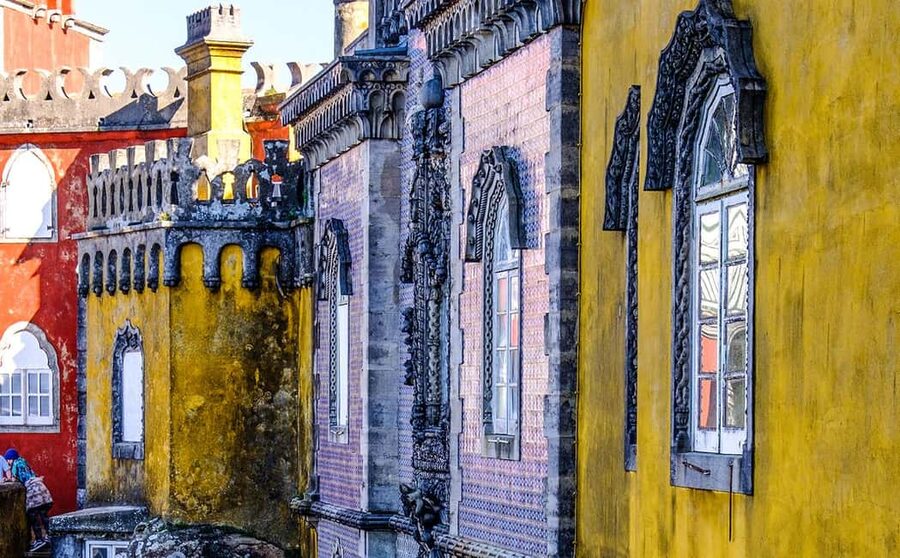 Lisbon: Pena Palace, Sintra, Cabo da Roca & Cascais Day Tour - Sintra village and one hour of free time