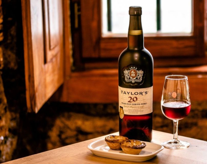 Lisbon: Port Wine Tasting at Taylor’s Shop and Tasting Room - First pour: Chip Dry White Port