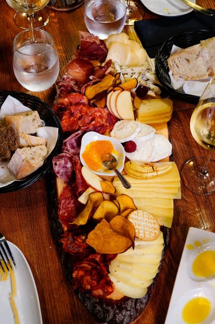 Lisbon: Premium Wine and Tapas Tasting Session - Who will enjoy this most?