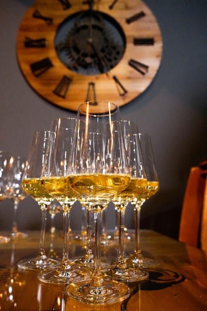 Lisbon: Premium Wine and Tapas Tasting Session - The food is a major part of the evening