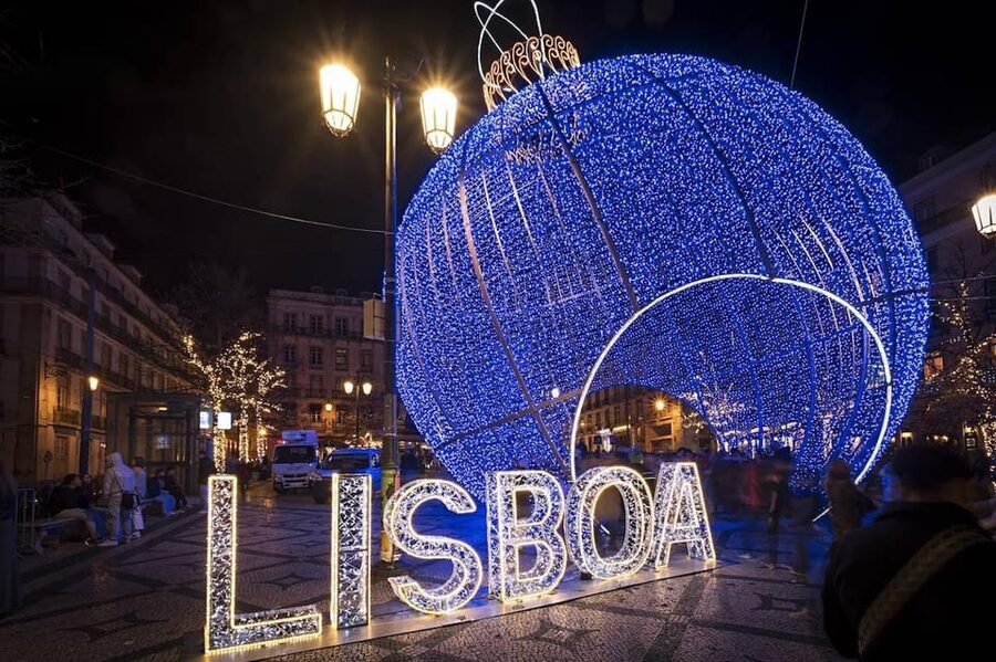 Lisbon: Private Christmas Lights Tour by Eco Tuk Tuk - The guides are a major part of the value