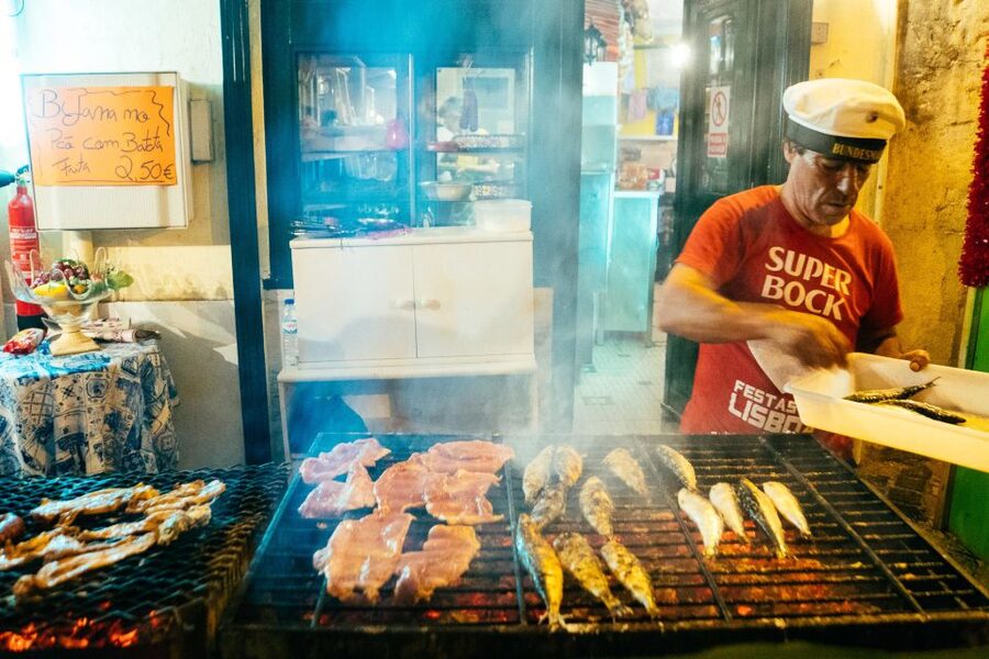 Lisbon: Private Food Tour – 10 Tastings with Locals - Chiado and the city between meals