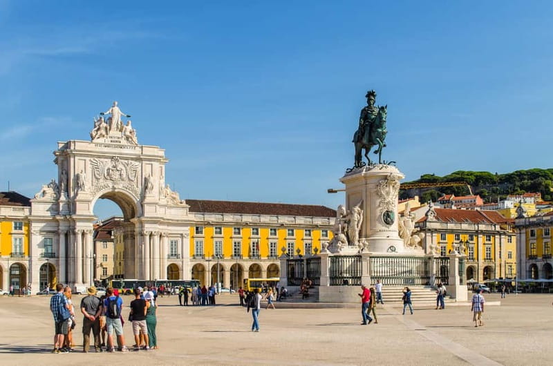 Lisbon: Private Grand Experience City Tour - Alfama, Mouraria, and Graça on Lisbon’s hills