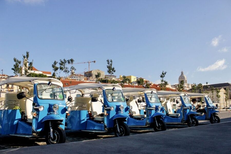 Lisbon: Private Guided Tour of Historical Center by Tuk Tuk - Graça, São Vicente, and the flea market area
