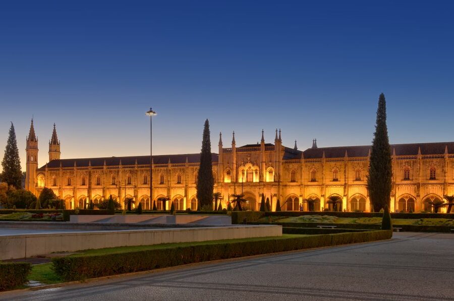 Lisbon: Private Half-Day Tour with Hotel Pickup - Baixa, Rossio, and Avenida da Liberdade