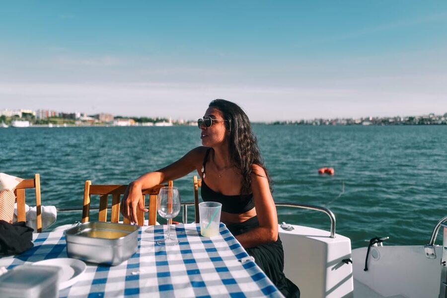 Lisbon: Private Luxury Catamaran Tour with Welcome Drink - Why the Tagus is the right place to see Lisbon