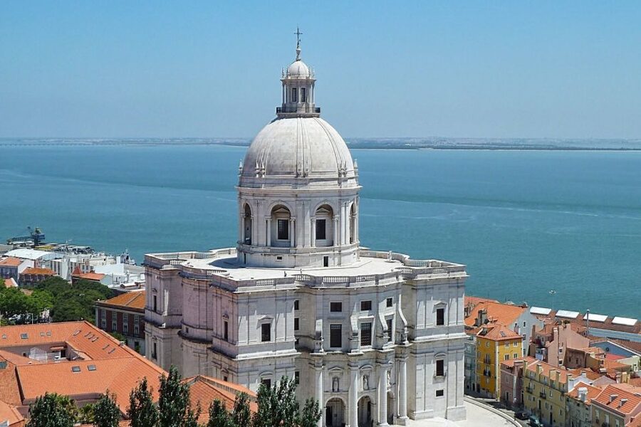 Lisbon: Private Sightseeing Tour in a Vintage Tuk Tuk - Pickup, timing, and practical value