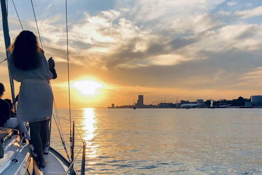 Lisbon: Private Tagus River Sunset Cruise on a Luxury Boat - Belém Tower and the Monument to the Discoveries