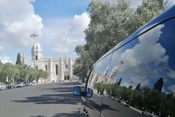 Lisbon Private Transfer to Airport - Hotel and private-address pickups