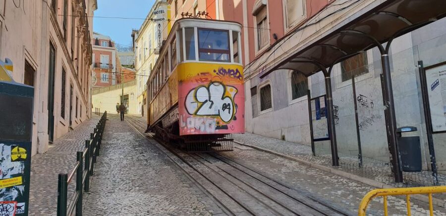 Lisbon: Private Tuk-Tuk Tour for 2 hours - Key points to know before booking