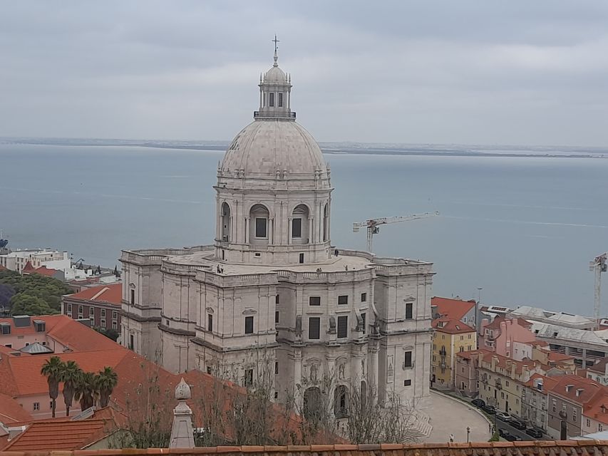 Lisbon: Private Tuk-Tuk Tour for 2 hours - Why a tuk-tuk works so well on Lisbon’s hills